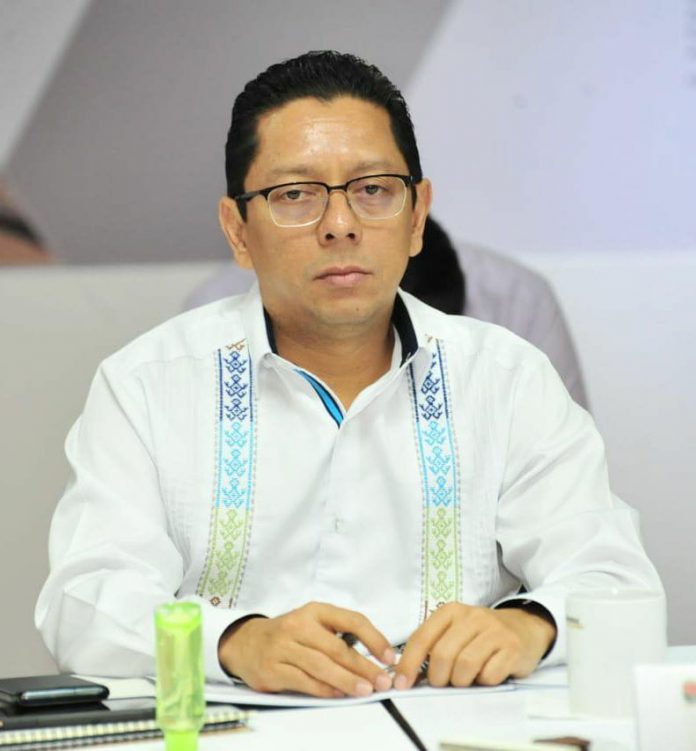• Por su parte, el fiscal general Jorge Luis Llaven Abarca reconoció el liderazgo del gobernador para mantener la paz en Chiapas y enfrentar con responsabilidad y efectividad la pandemia del COVID-19 en todo el territorio estatal
